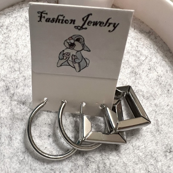 NWT Two Pairs of Sliver Small Round & Square Hoop Earrings - Picture 1 of 4